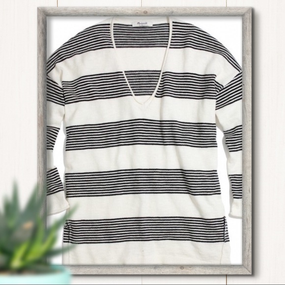 Madewell Sweaters - Madewell Black & White Striped Sweater Size XS